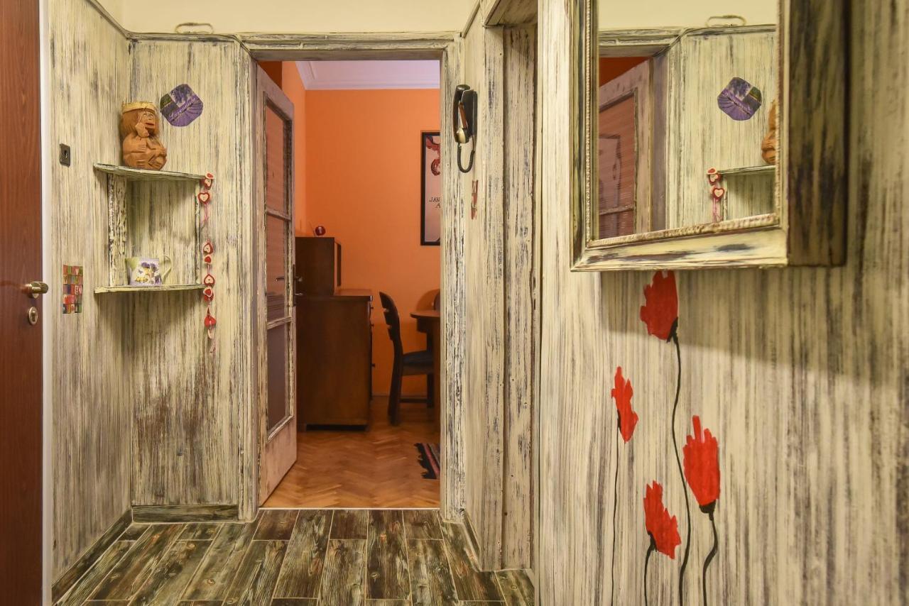 Vintage Spot - Colorful One-Bedroom Apartment By Flat Mаnager Szófia Kültér fotó